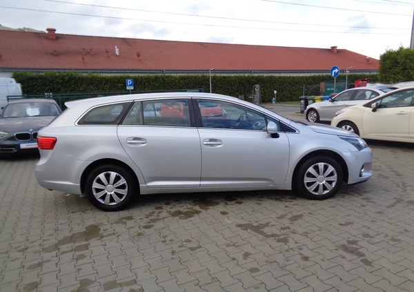 Toyota Avensis cena 29900 przebieg: 180000, rok produkcji 2012 z Koniecpol małe 232